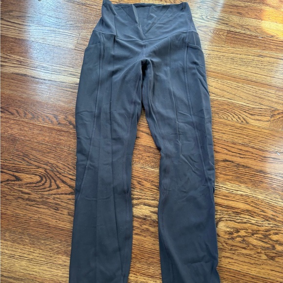 Lululemon align with pockets size 4  Leggings, great condition! - Picture 3 of 4